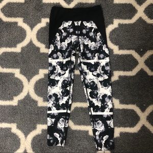 Betsey Johnson workout leggings